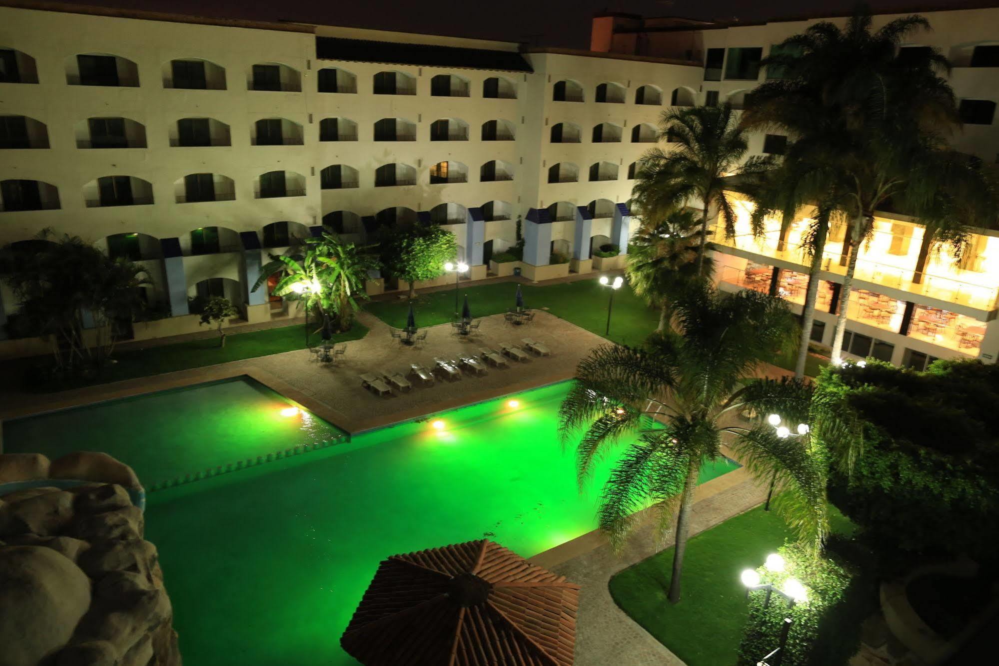 Hotel Gran Plaza & Convention Center Guanajuato Eksteriør billede