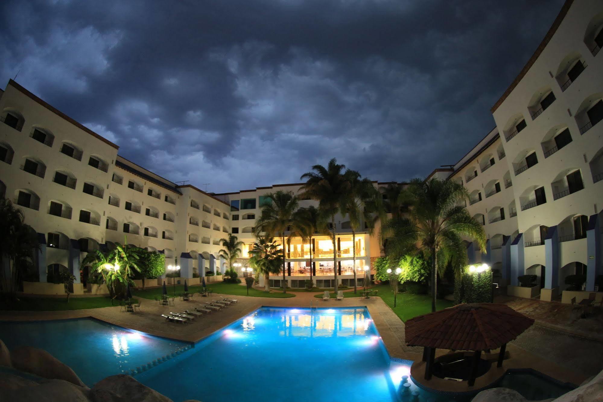 Hotel Gran Plaza & Convention Center Guanajuato Eksteriør billede